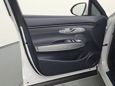 2023 Genesis GV70 — миниатюра 14