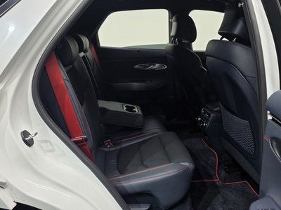 2023 Genesis GV70 — миниатюра 18