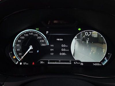 2023 Genesis GV70 — миниатюра 11