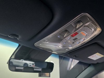 2023 Genesis GV70 — миниатюра 24