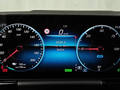 MERCEDES-BENZ EQA - 8