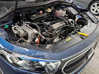 MERCEDES-BENZ EQA - 7