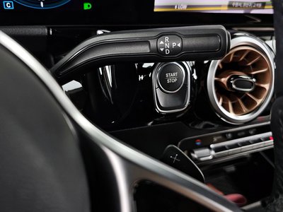 MERCEDES-BENZ EQA - 9