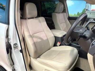 TOYOTA LAND CRUISER PRADO - 10