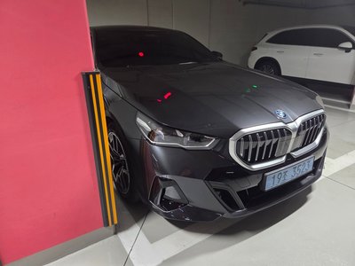 BMW I5 - 4