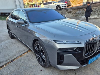 BMW I7 - 4