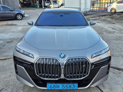 BMW I7