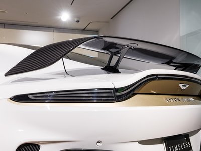 ASTON MARTIN VANTAGE - 10
