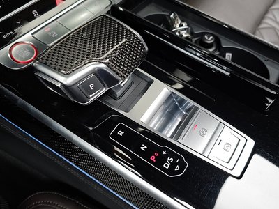 صورة 9 لـ 2020 AUDI S8