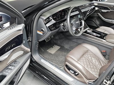 صورة مصغرة 12 لـ 2020 AUDI S8