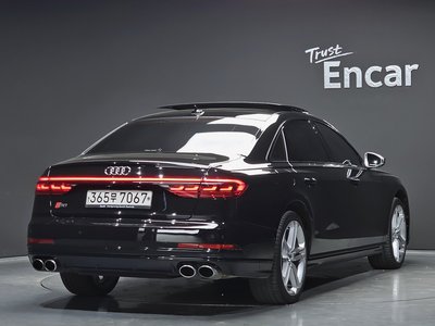 صورة 4 لـ 2020 AUDI S8