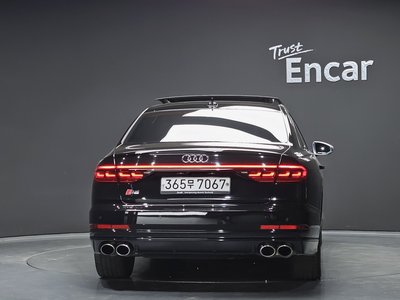 صورة 3 لـ 2020 AUDI S8