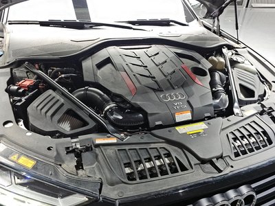 صورة 7 لـ 2020 AUDI S8