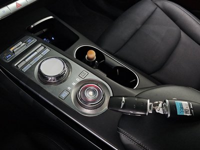 2021 Genesis GV70 photo 9