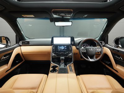 صورة 6 لـ 2024 Lexus LX