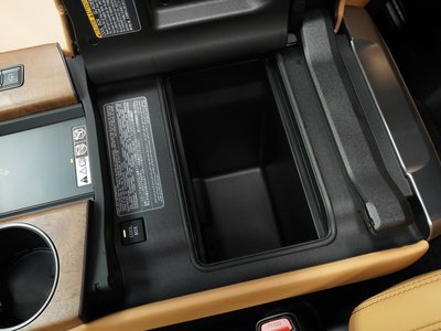 صورة 9 لـ 2024 Lexus LX