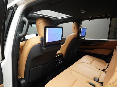 صورة 10 لـ 2024 Lexus LX