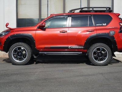 TOYOTA LAND CRUISER PRADO - 9