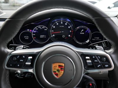 PORSCHE PANAMERA - 5