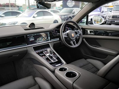 PORSCHE PANAMERA - 6