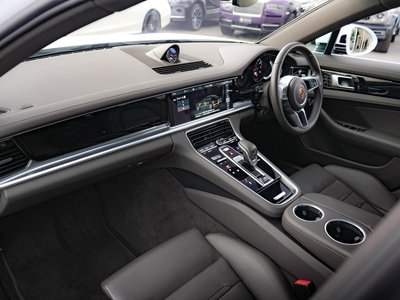 PORSCHE PANAMERA - 7