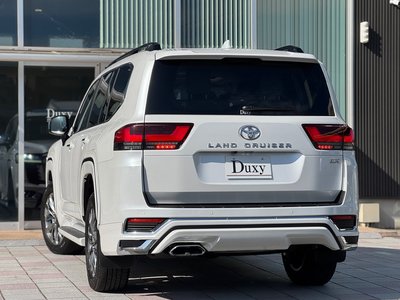 TOYOTA LAND CRUISER 300 - 8
