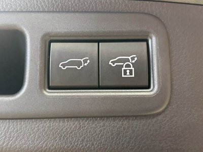 صورة 9 لـ 2023 Lexus RX