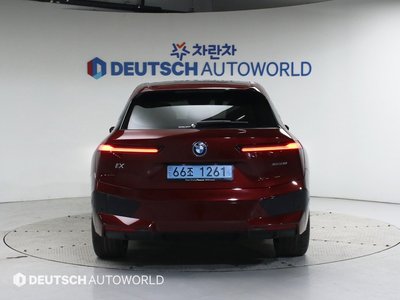 BMW IX - 3