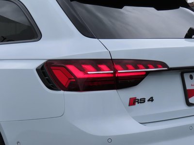 AUDI RS4 AVANT - 10