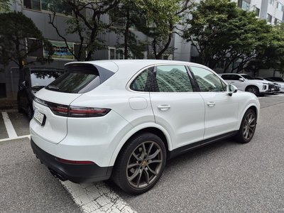 PORSCHE CAYENNE - 4