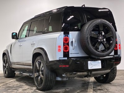 LAND ROVER DEFENDER - 8