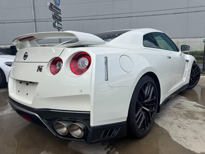 NISSAN GT-R - 2