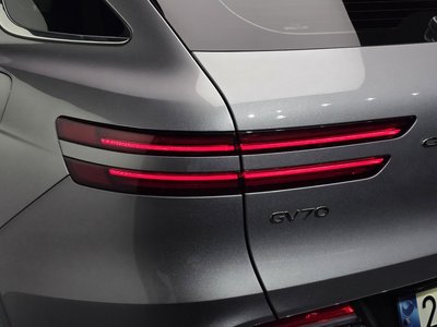 2021 Genesis GV70 photo 10