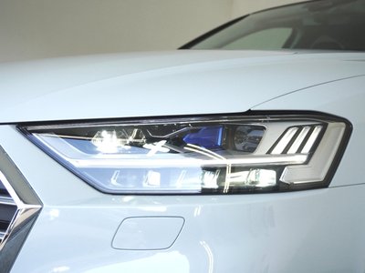 AUDI S8 - 8