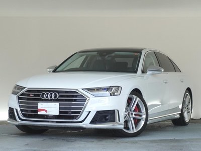AUDI S8 - 1