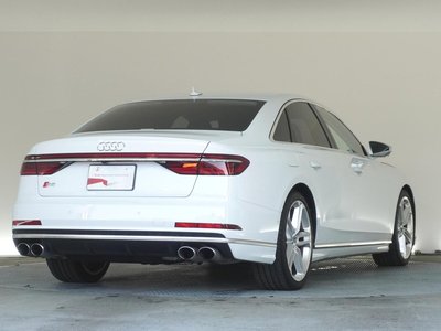 AUDI S8 - 4