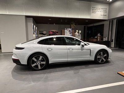 PORSCHE PANAMERA - 6