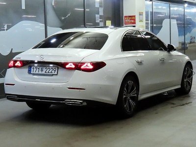 MERCEDES-BENZ E-CLASS - 3