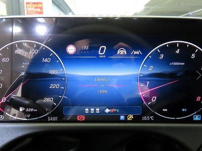 MERCEDES-BENZ E-CLASS - 9