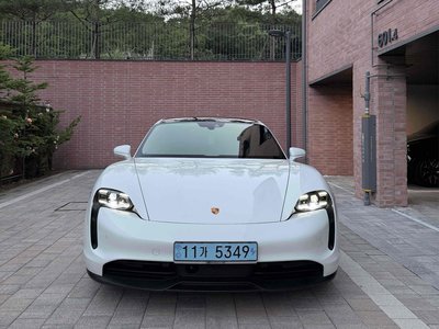 صورة 2 لـ 2023 Porsche TAYCAN