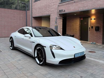 صورة 1 لـ 2023 Porsche TAYCAN