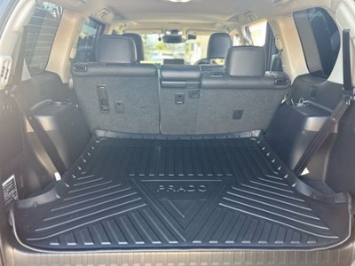 TOYOTA LAND CRUISER PRADO - 10