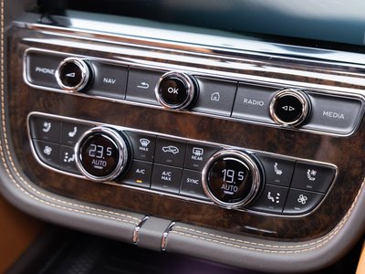 صورة مصغرة 55 لـ 2021 Bentley BENTAYGA