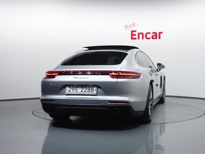 2018 Porsche PANAMERA 照片 3