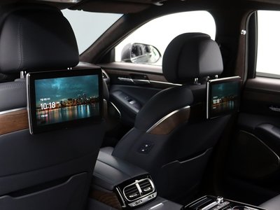 2019 Genesis G90 thumbnail 18