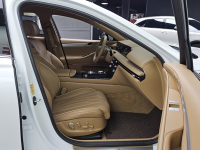 2024 Genesis G80 (RG3) thumbnail 11