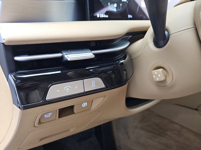 2024 Genesis G80 (RG3) thumbnail 18
