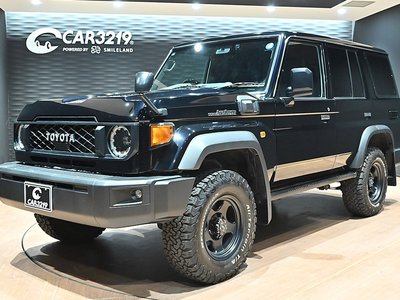 TOYOTA LAND CRUISER 70 - 1