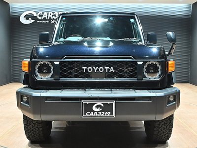 TOYOTA LAND CRUISER 70 - 3