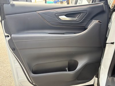 2023 Toyota ALPHARD thumbnail 32